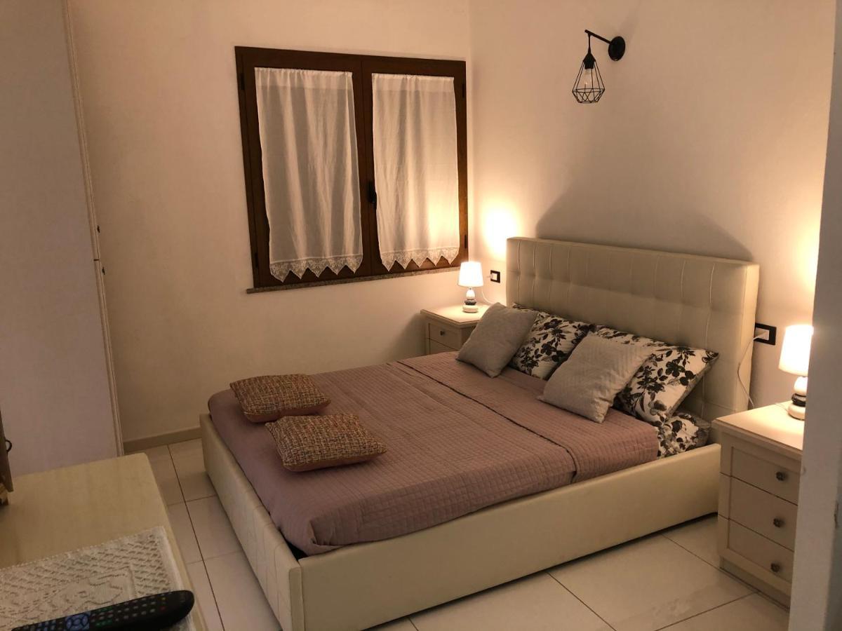 Elegante Monolocale Al Centro Del Paese Apartment Teulada Luaran gambar