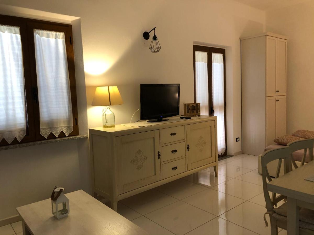 Elegante Monolocale Al Centro Del Paese Apartment Teulada Luaran gambar